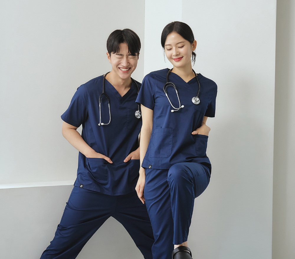 여성 모델 이미지 S82L1