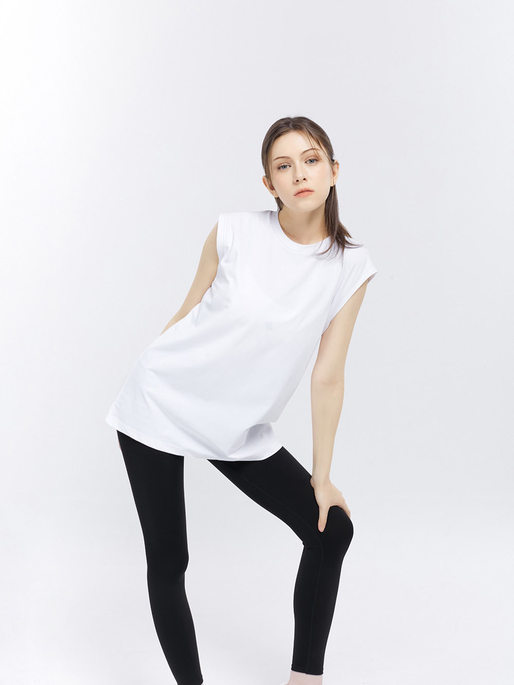 모델 상세이미지2